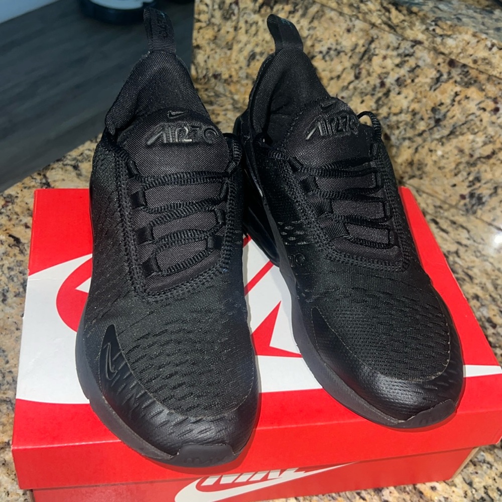 Nike Air Max 270 black sneakers size 7Y Used